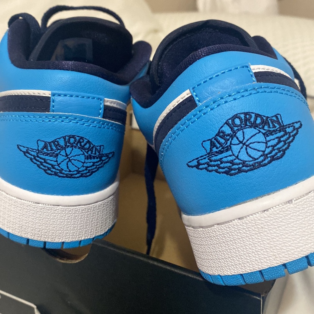 Air Jordan 1 Low Powder Blue LIKE NEW - Picture 6 of 11